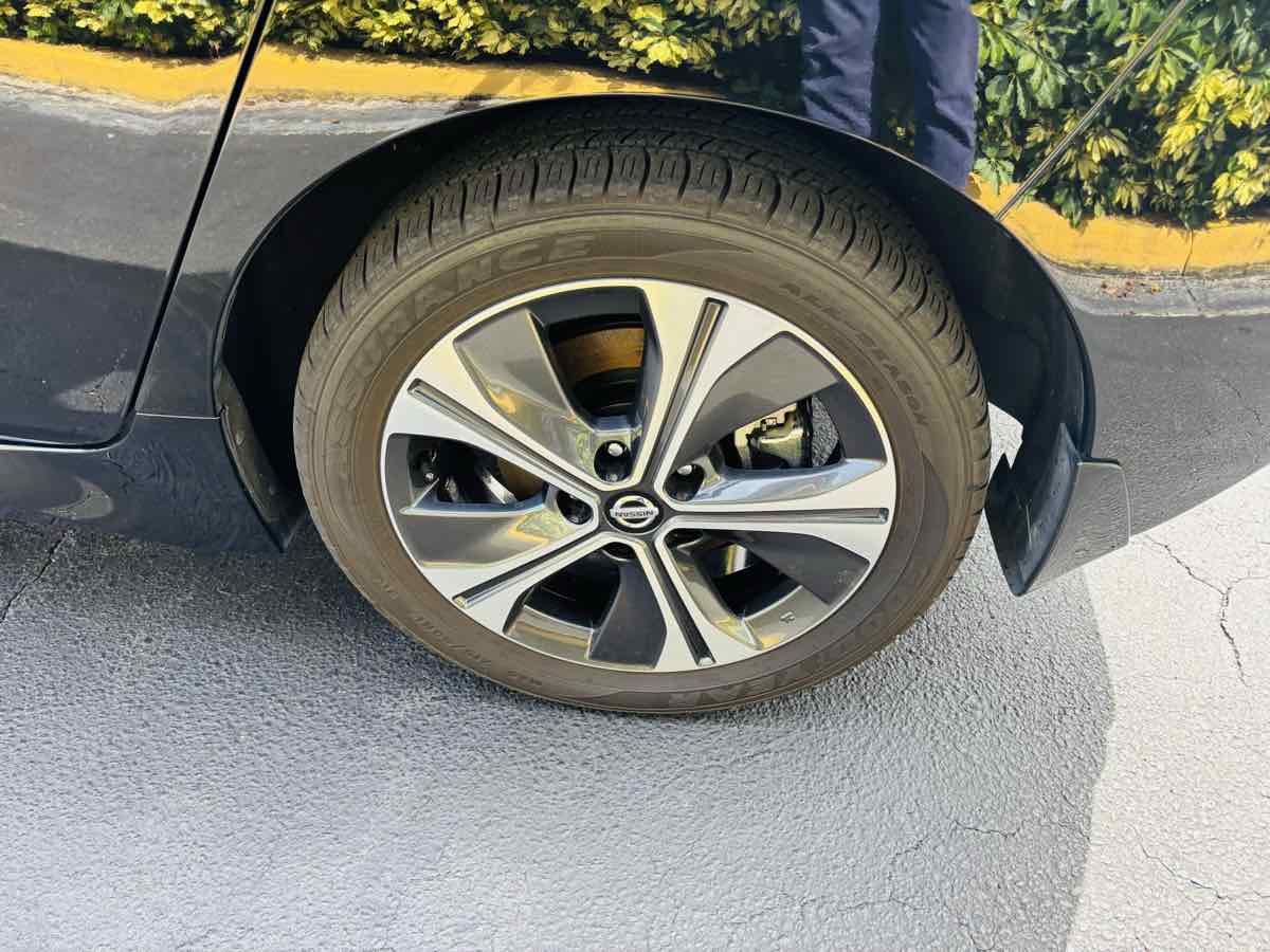 2022 Nissan Leaf SL Plus photo 7