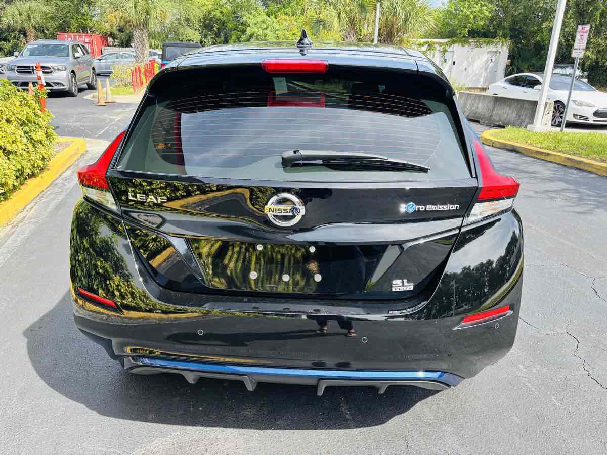 2022 Nissan Leaf SL Plus photo 8