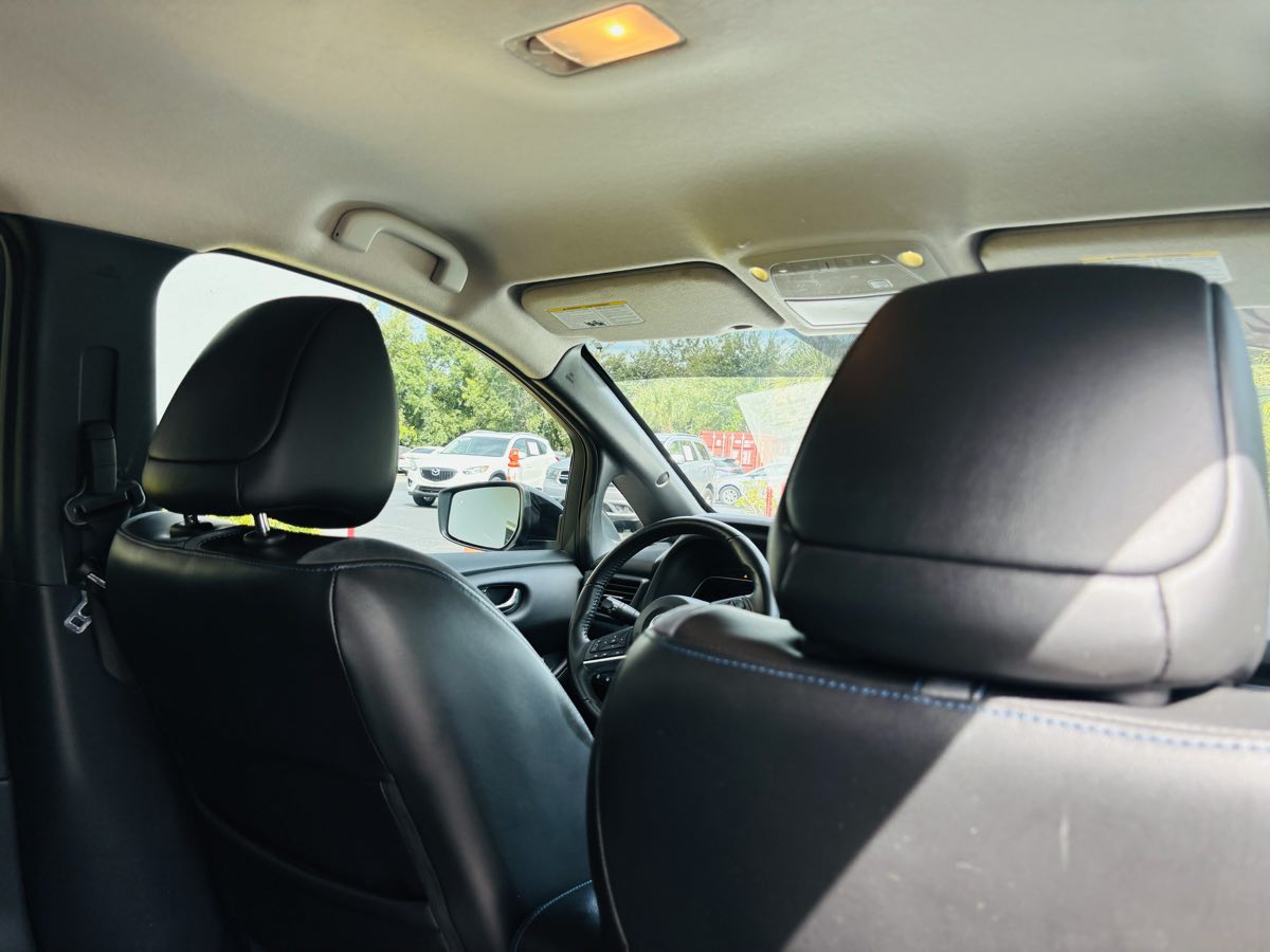 2022 Nissan Leaf SL Plus photo 15