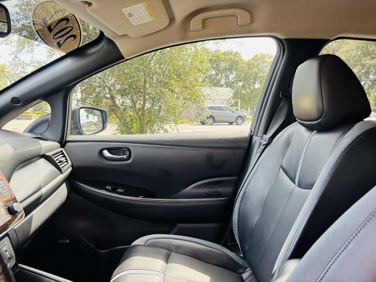 2022 Nissan Leaf SL Plus photo 18