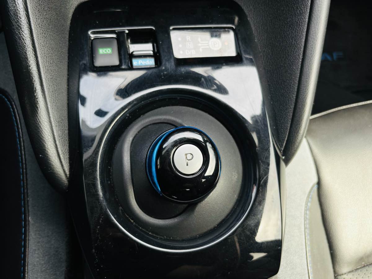 2022 Nissan Leaf SL Plus photo 23