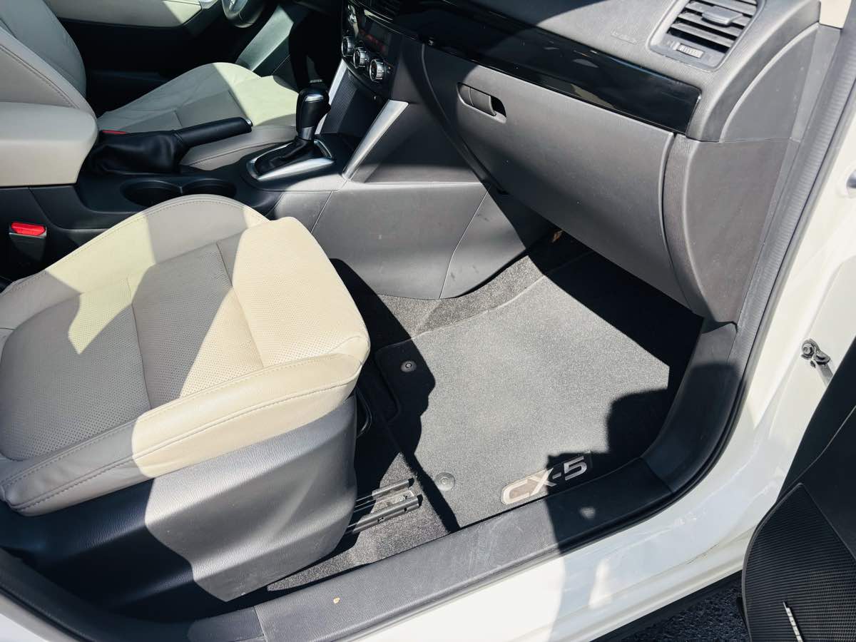 2014 Mazda CX-5 Grand Touring photo 21
