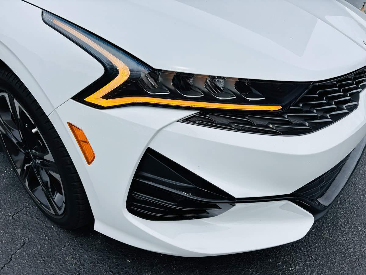 2022 Kia K5 GT-Line photo 6