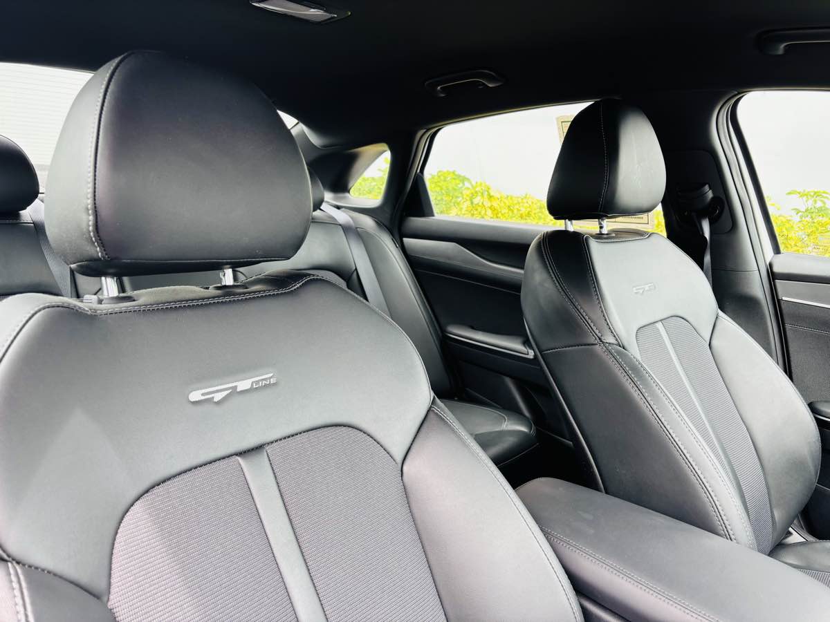 2022 Kia K5 GT-Line photo 10
