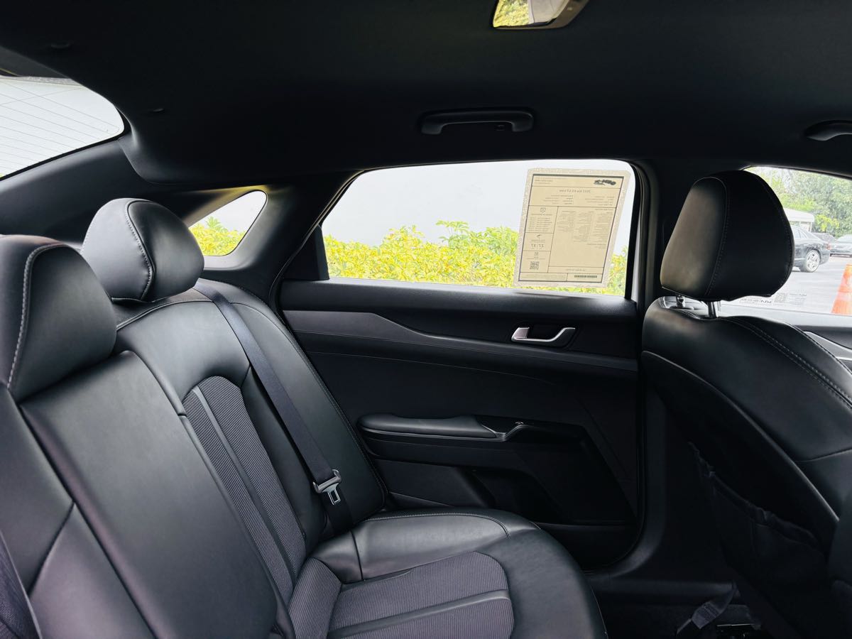 2022 Kia K5 GT-Line photo 17