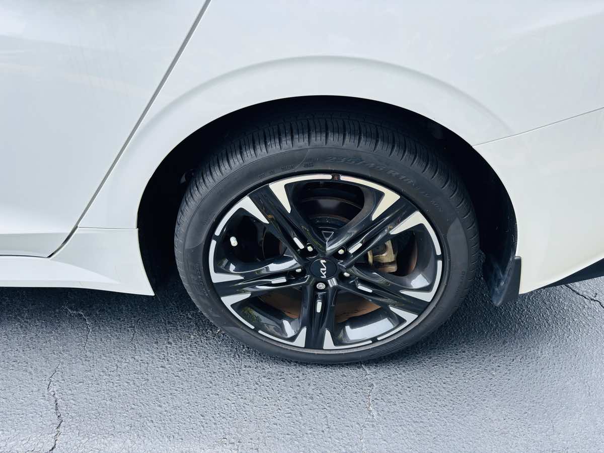 2022 Kia K5 GT-Line photo 25