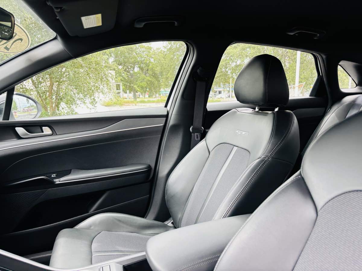 2022 Kia K5 GT-Line photo 30