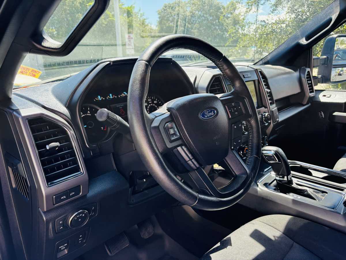 2020 Ford F-150 XLT photo 23