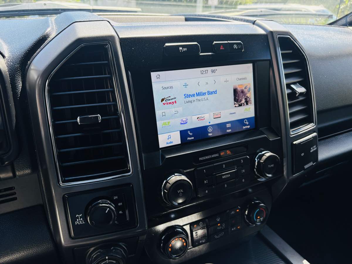 2020 Ford F-150 XLT photo 24