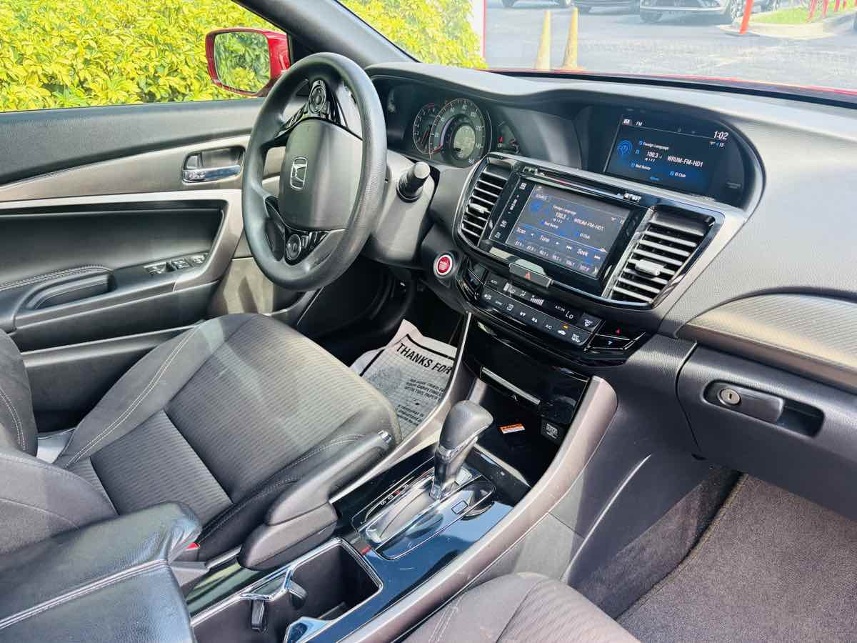 2016 Honda Accord EX photo 14