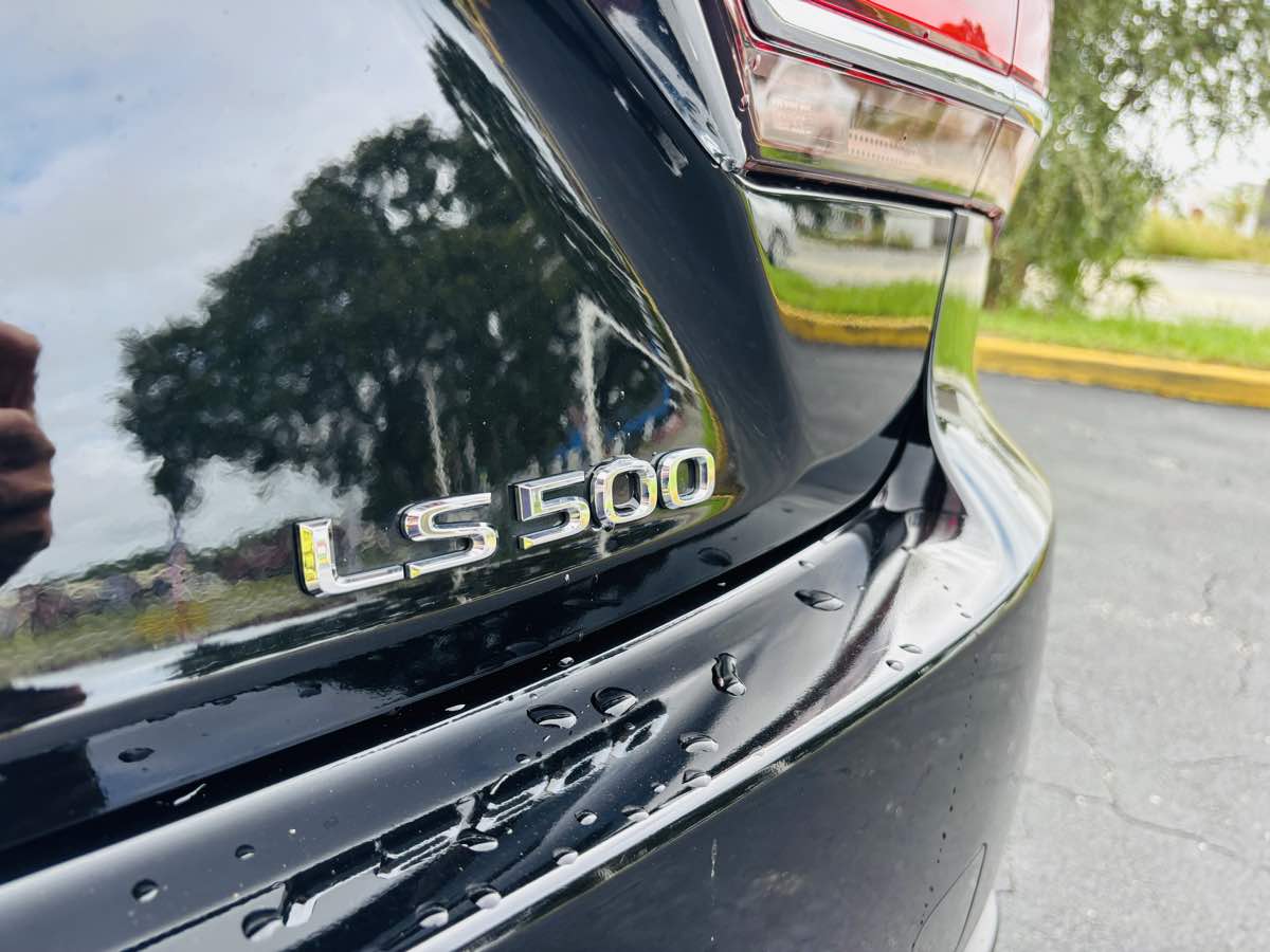 2020 Lexus LS 500 photo 4