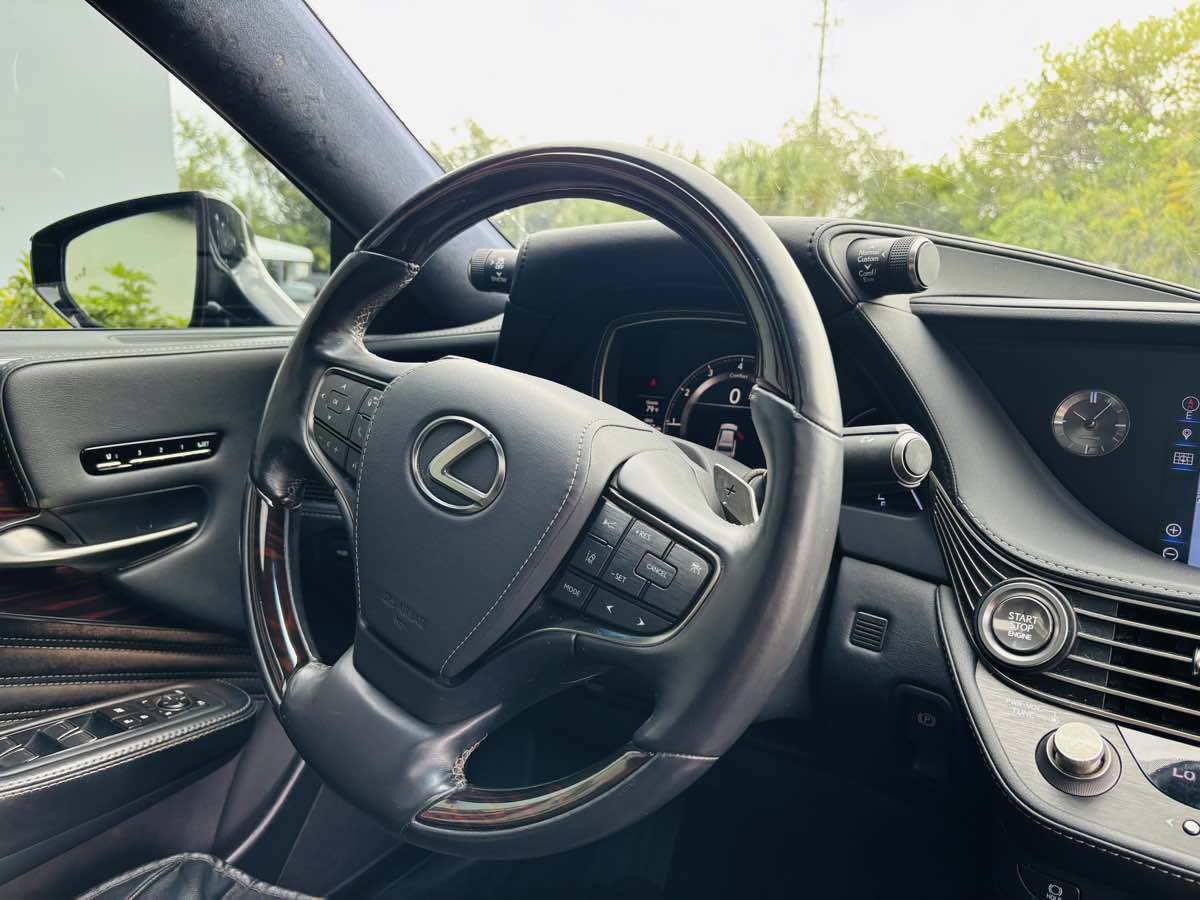 2020 Lexus LS 500 photo 5