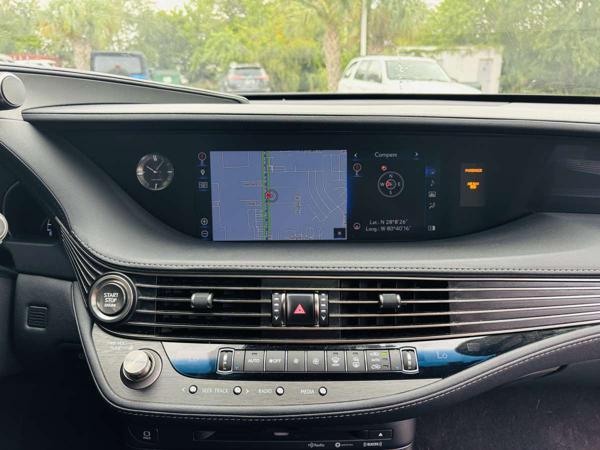 2020 Lexus LS 500 photo 6