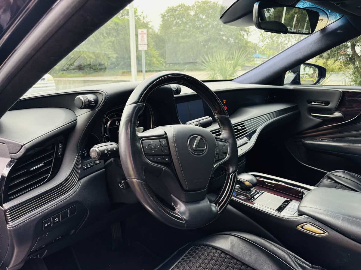 2020 Lexus LS 500 photo 11
