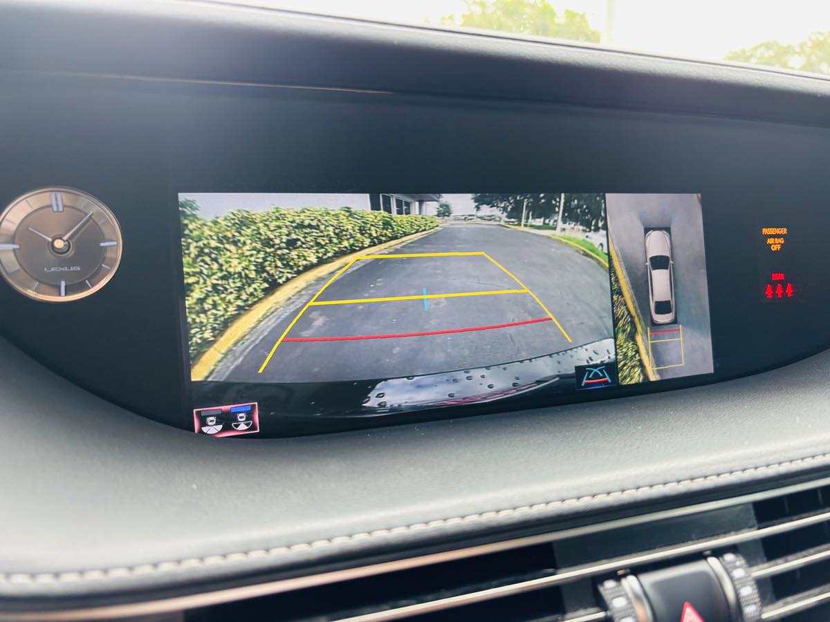 2020 Lexus LS 500 photo 13