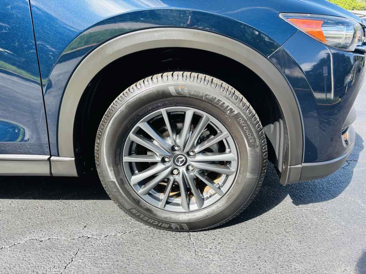 2019 Mazda CX-5 Touring photo 2