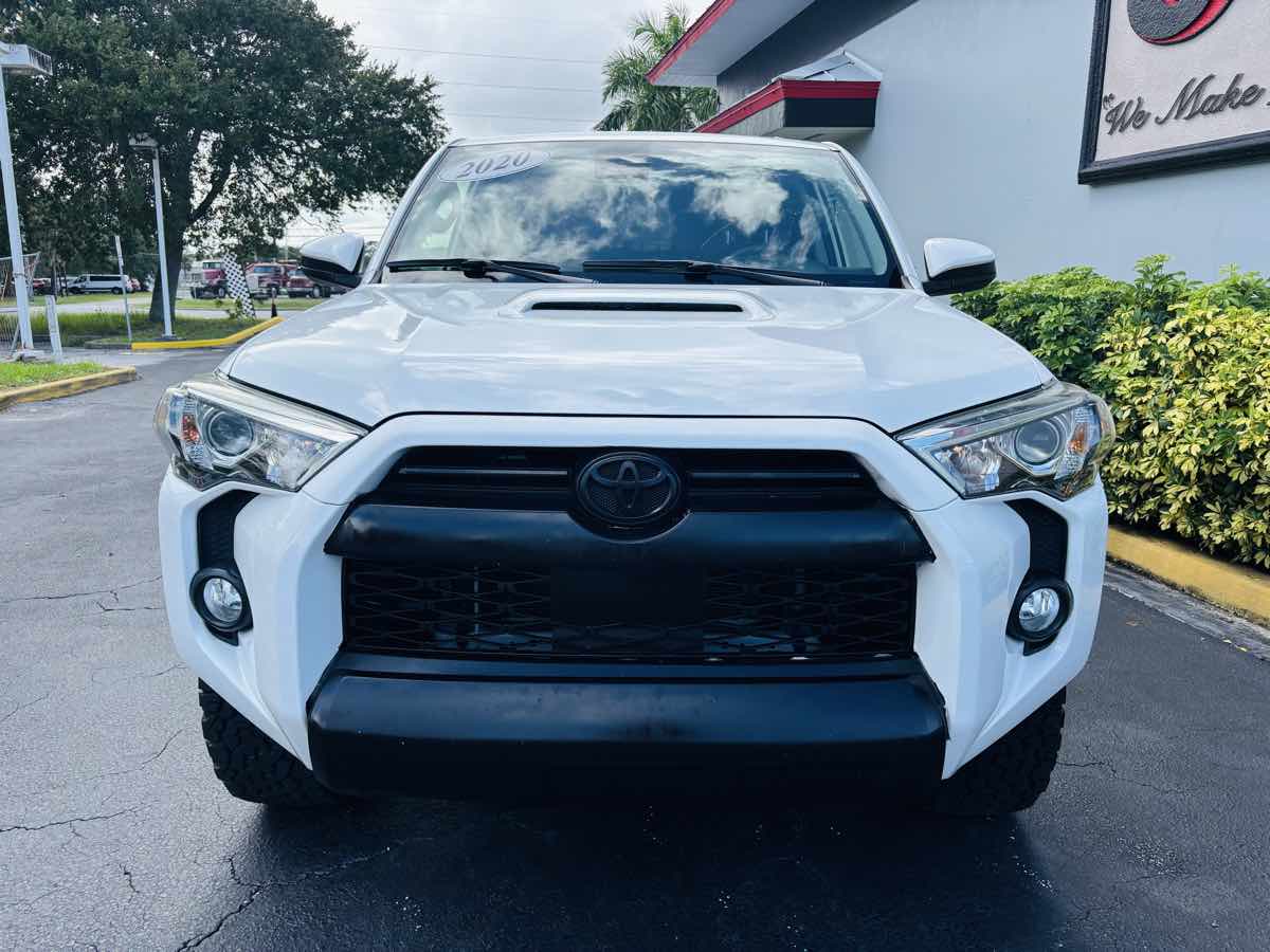 2020 Toyota 4Runner TRD photo 3