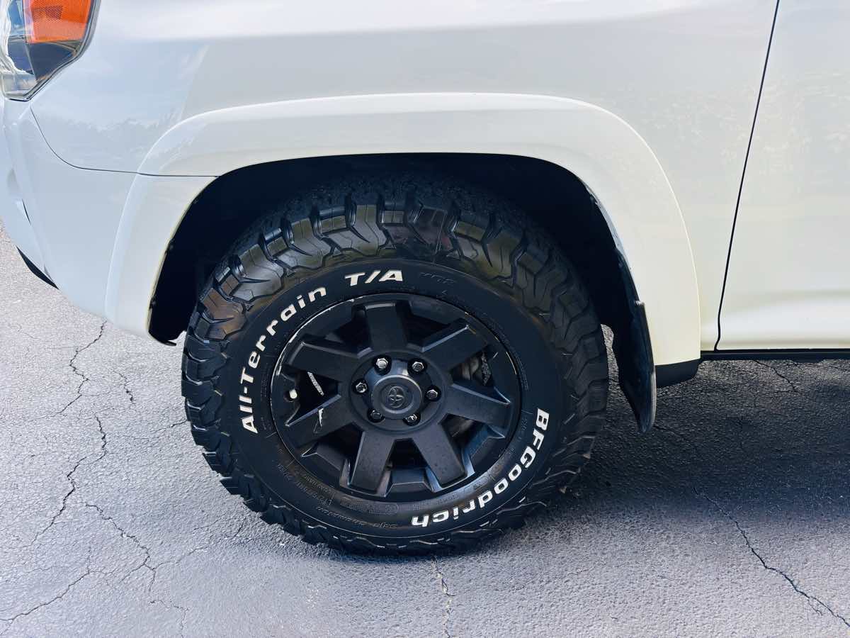 2020 Toyota 4Runner TRD photo 6
