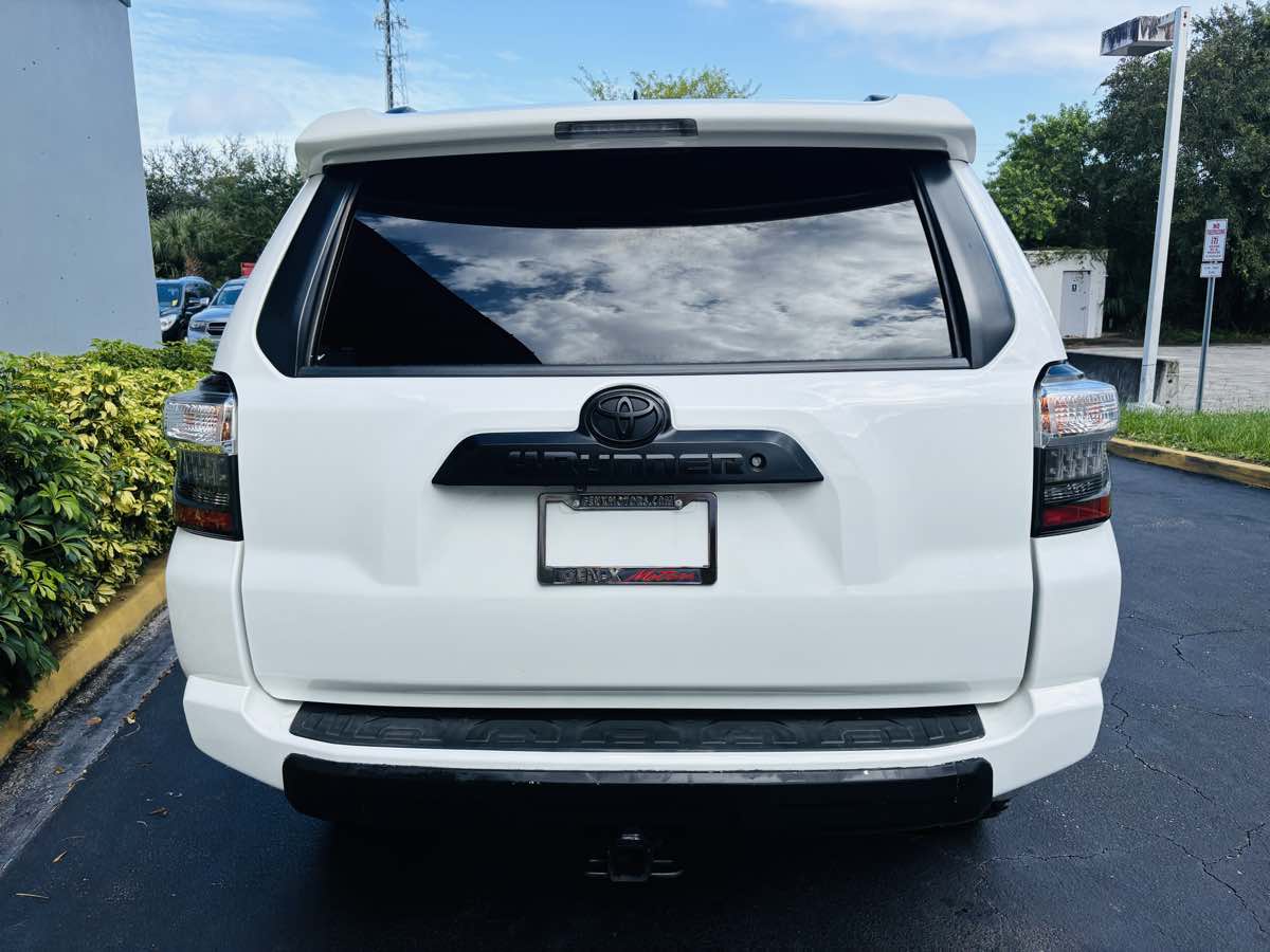 2020 Toyota 4Runner TRD photo 9