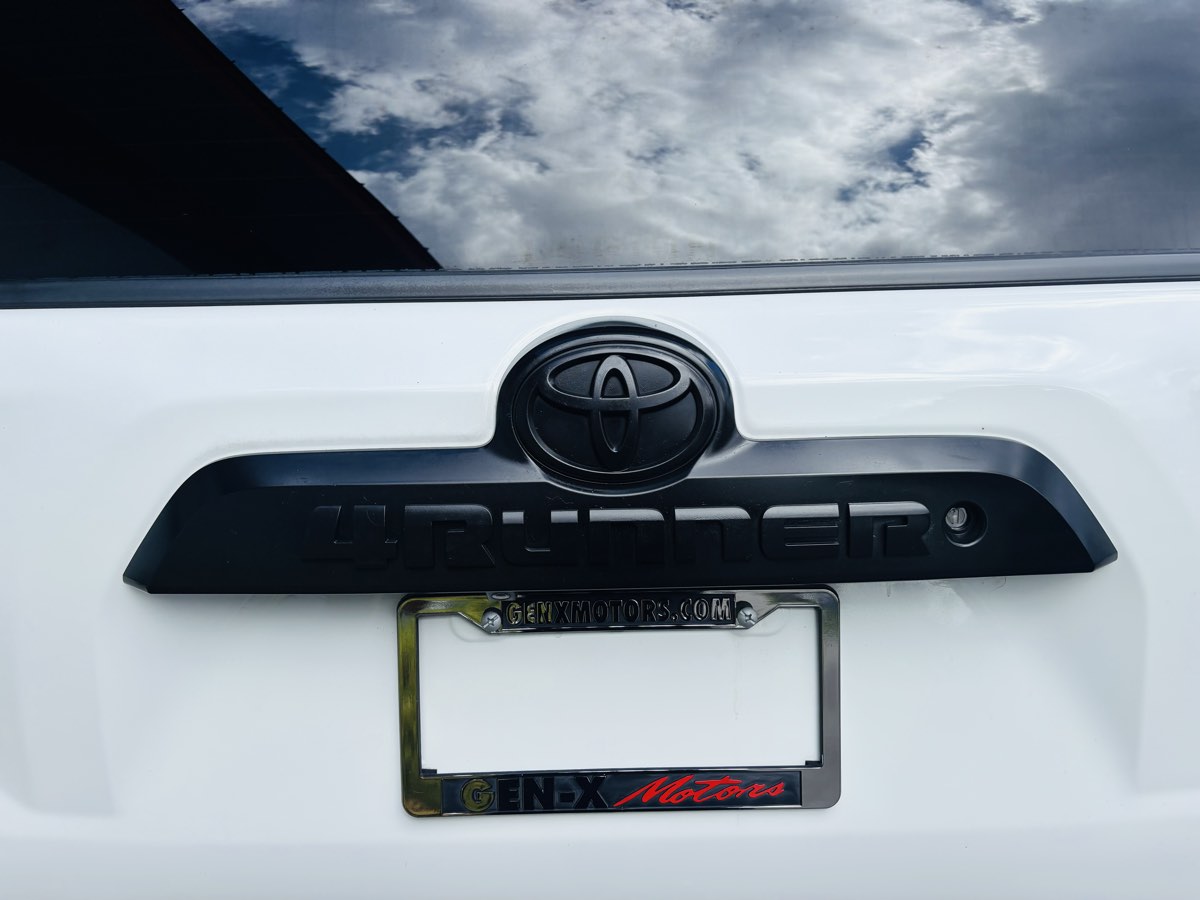 2020 Toyota 4Runner TRD photo 11