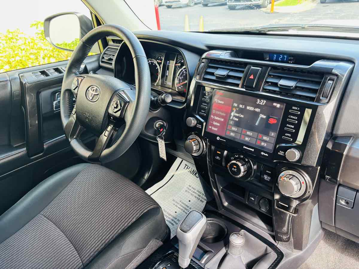 2020 Toyota 4Runner TRD photo 19