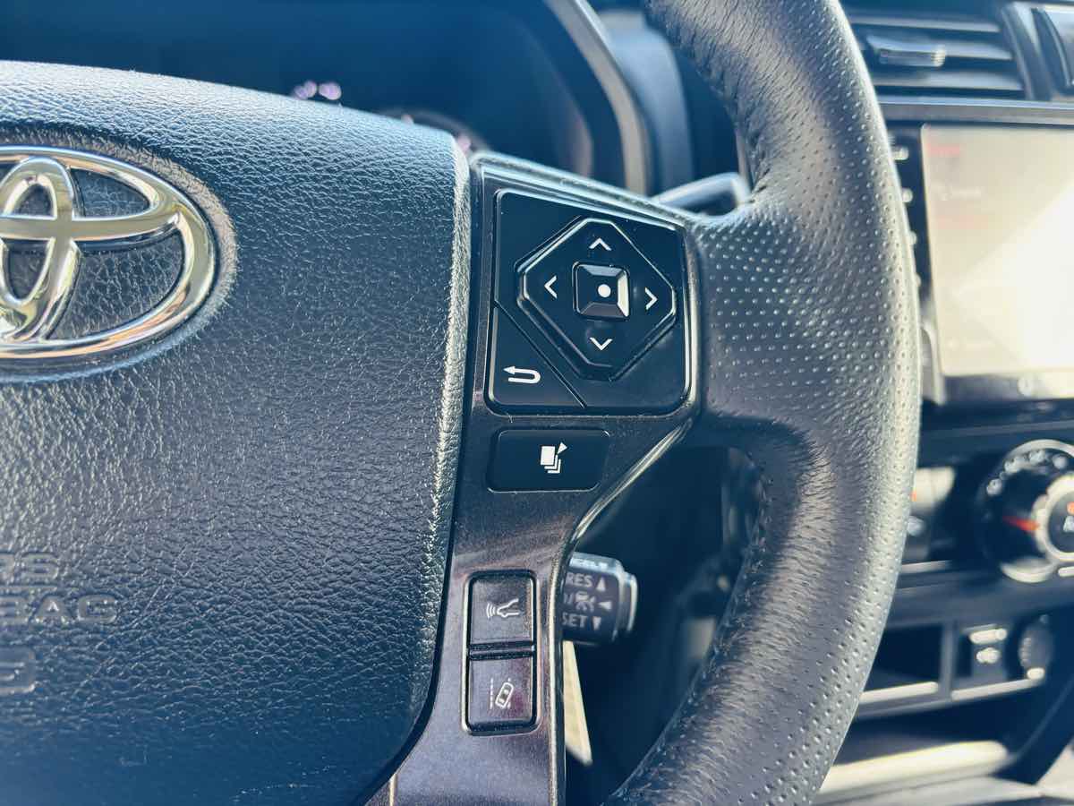 2020 Toyota 4Runner TRD photo 26