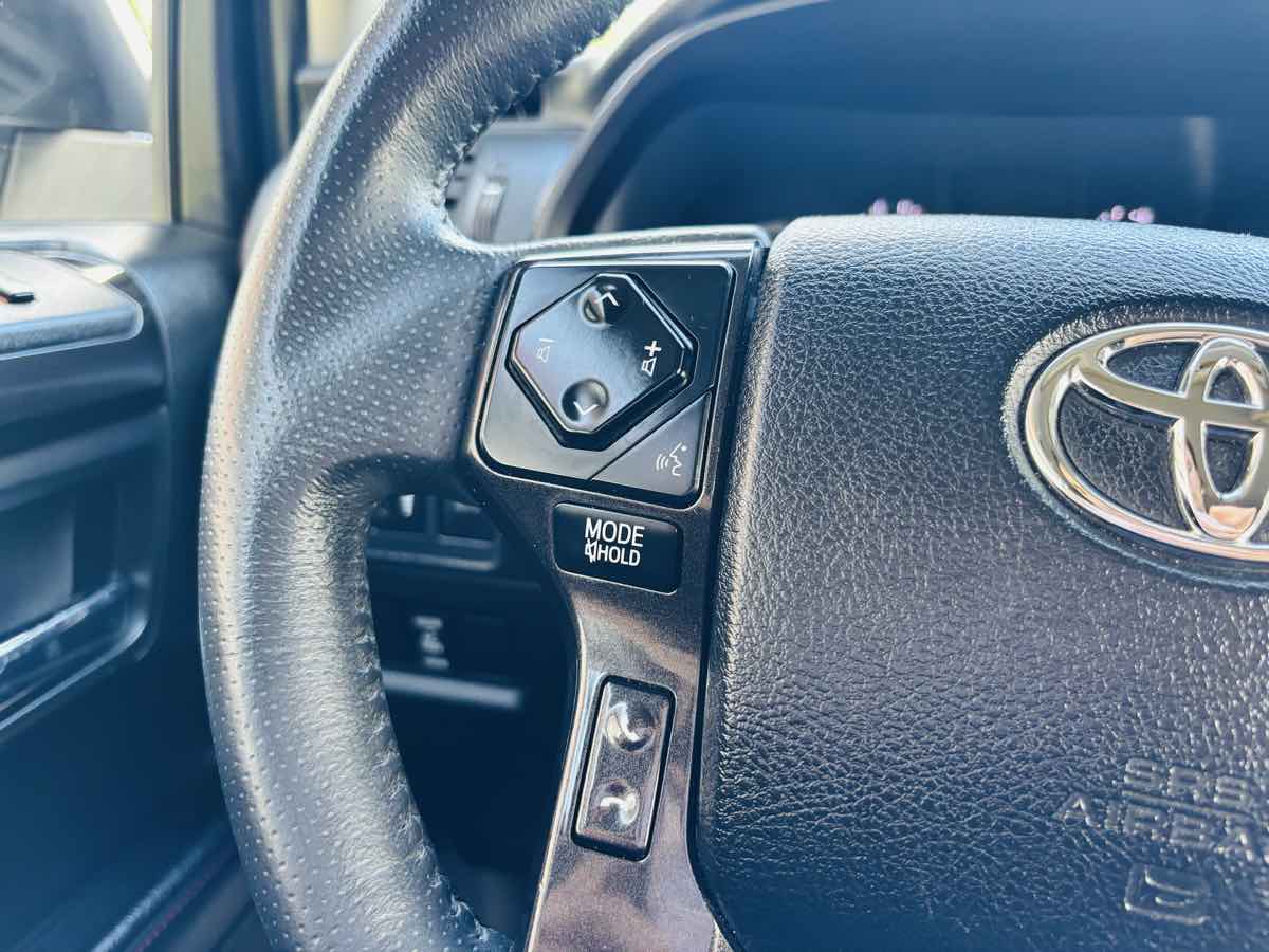 2020 Toyota 4Runner TRD photo 30