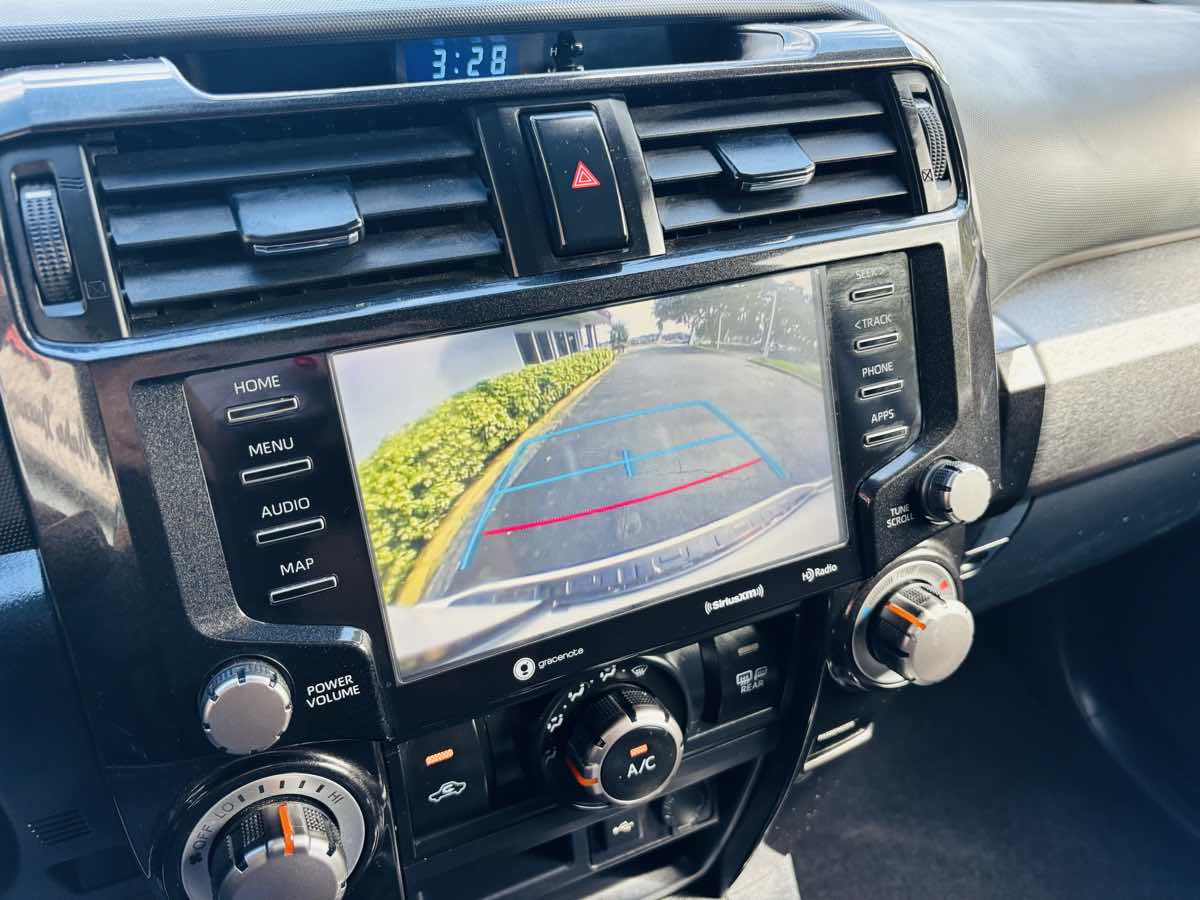 2020 Toyota 4Runner TRD photo 31