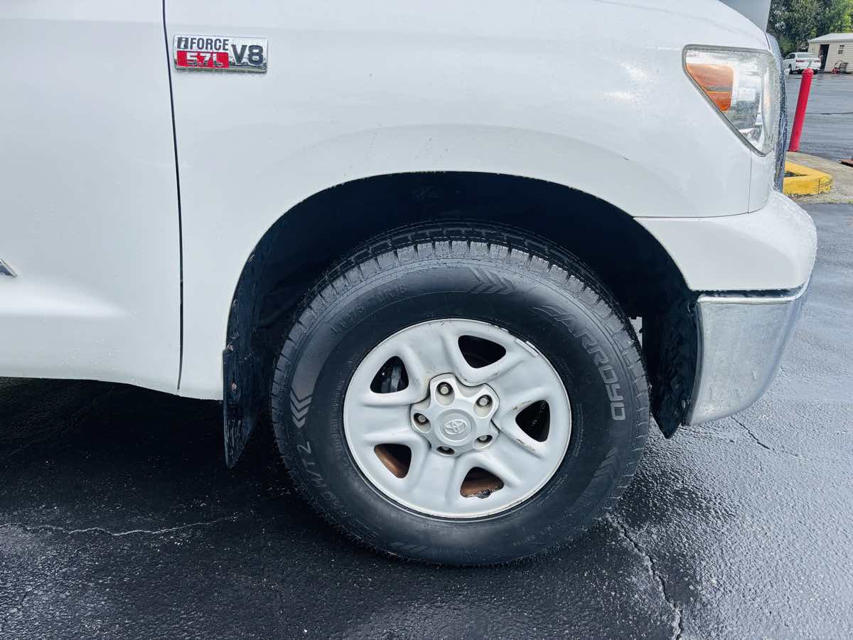 2013 Toyota Tundra SR5 photo 2