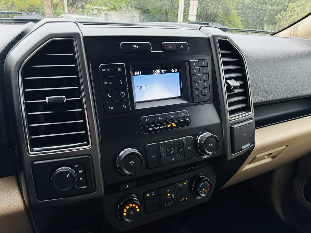 2018 Ford F-150 XLT photo 22