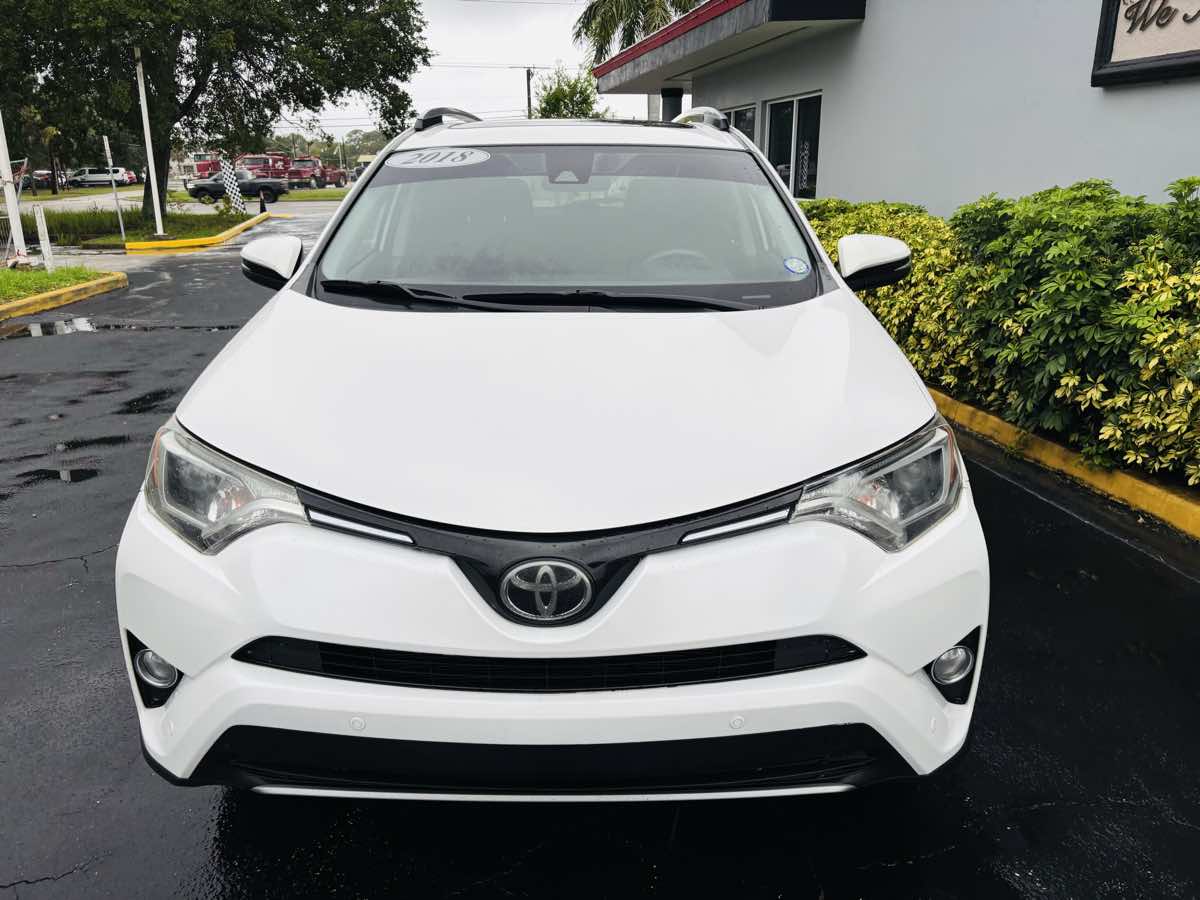 2018 Toyota RAV4 Adventure XLE photo 2