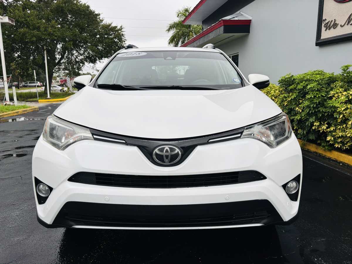 2018 Toyota RAV4 Adventure XLE photo 3
