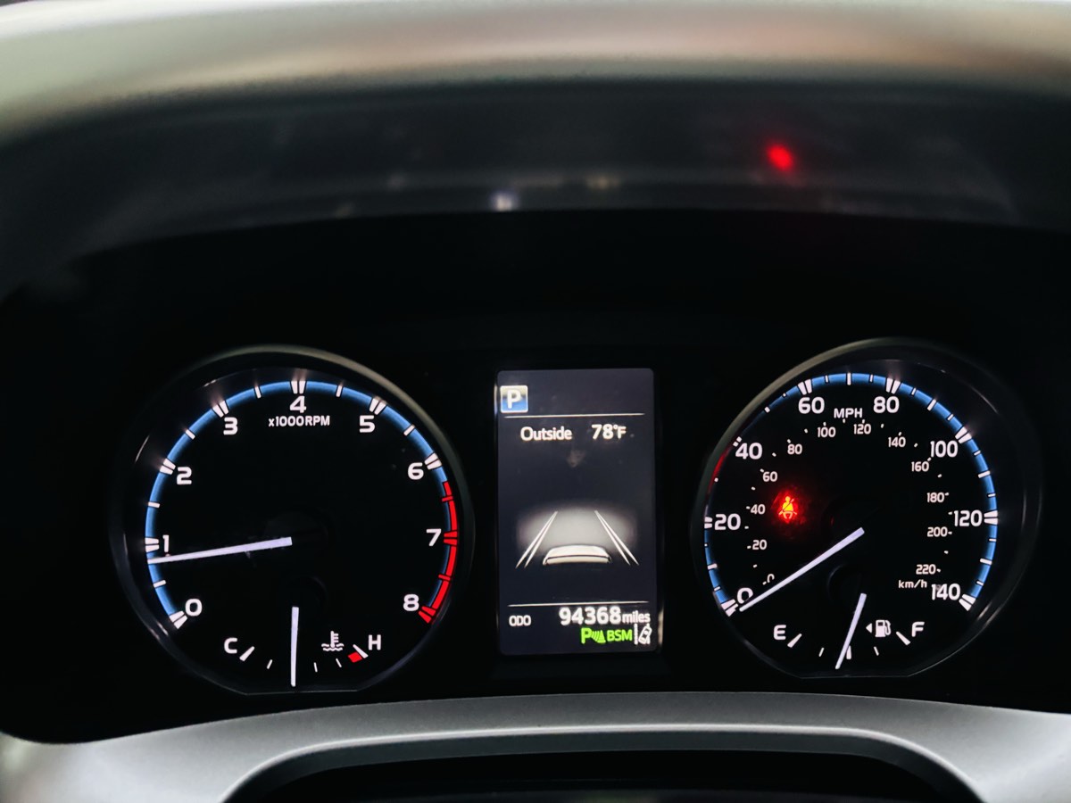 2018 Toyota RAV4 Adventure XLE photo 17