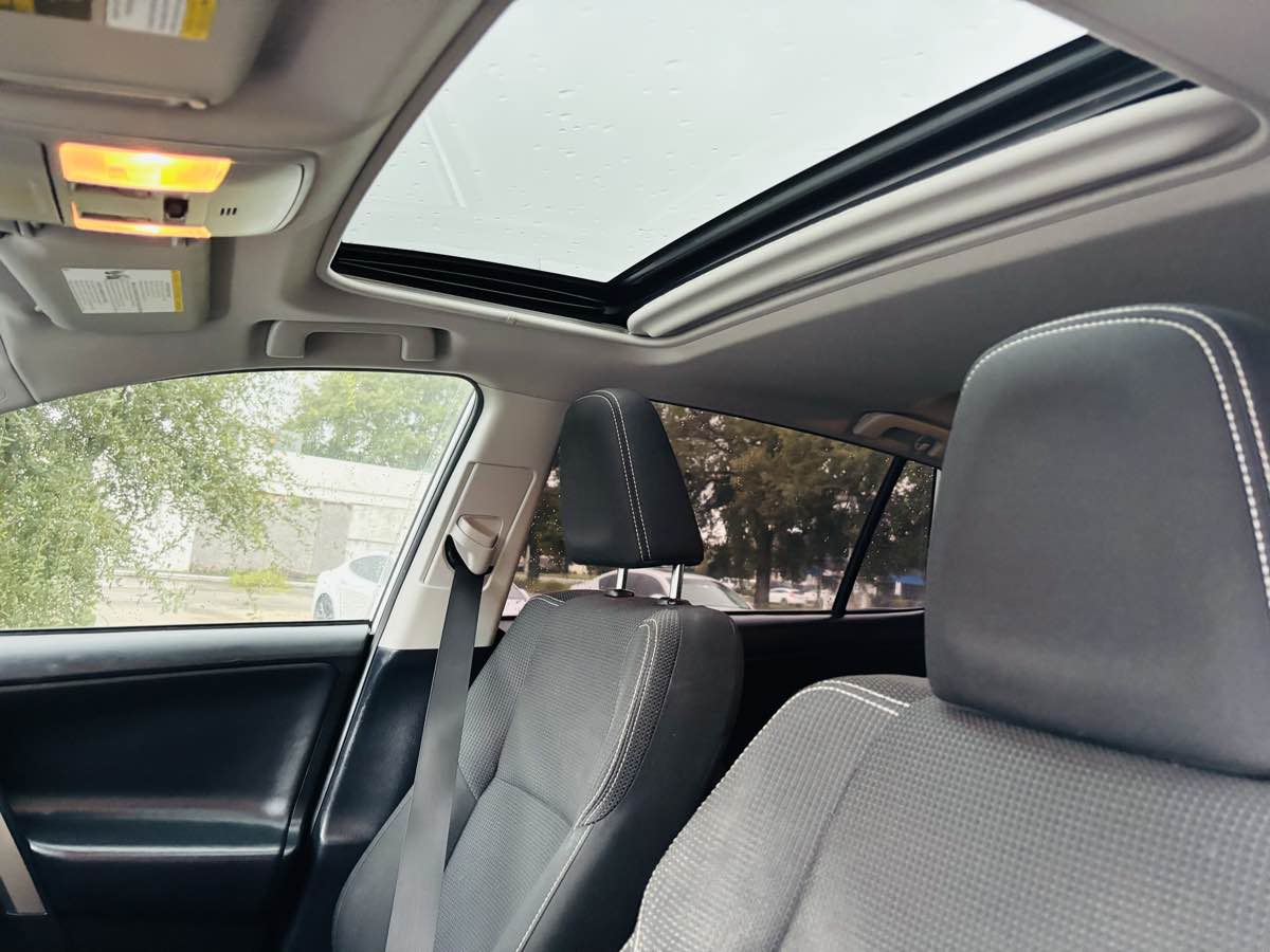 2018 Toyota RAV4 Adventure XLE photo 19
