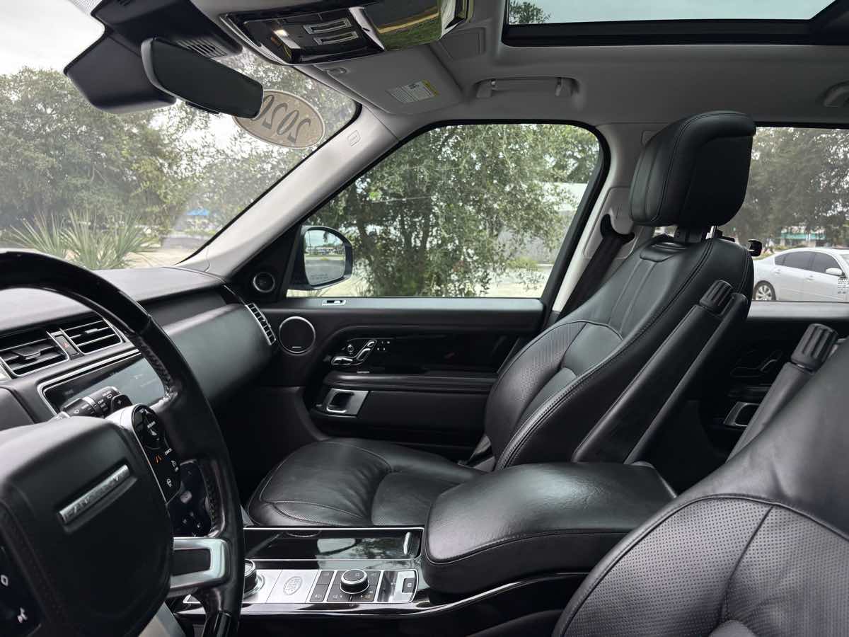 2020 Land Rover Range Rover HSE photo 24