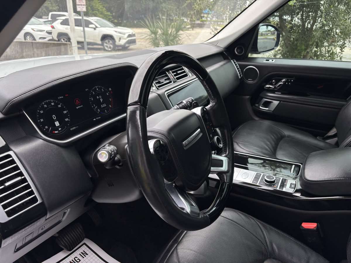2020 Land Rover Range Rover HSE photo 25