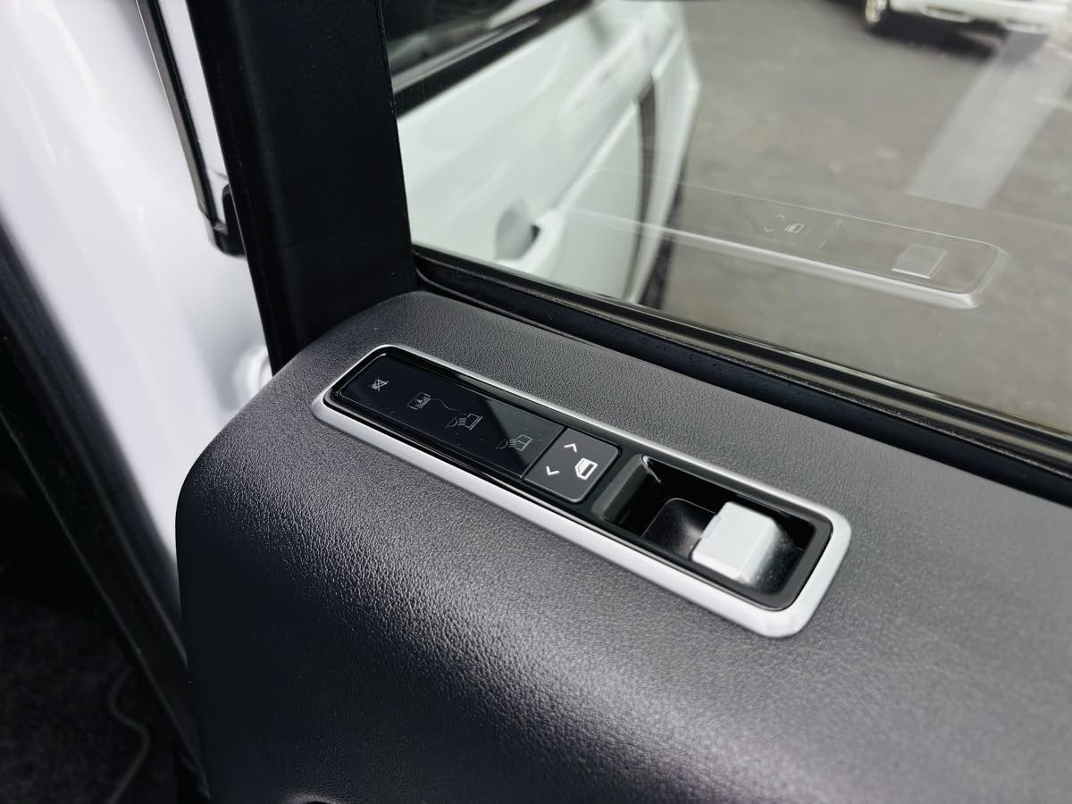 2020 Land Rover Range Rover HSE photo 26