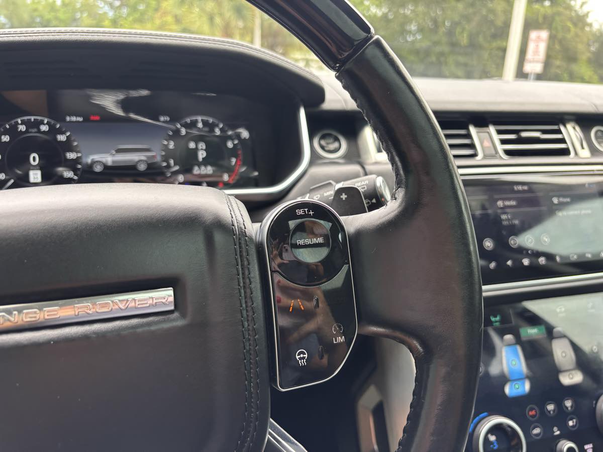 2020 Land Rover Range Rover HSE photo 29