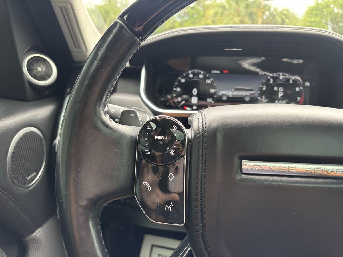 2020 Land Rover Range Rover HSE photo 30