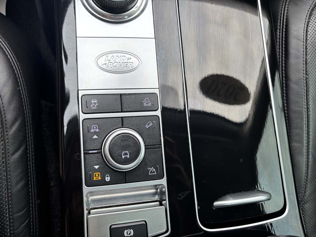 2020 Land Rover Range Rover HSE photo 31