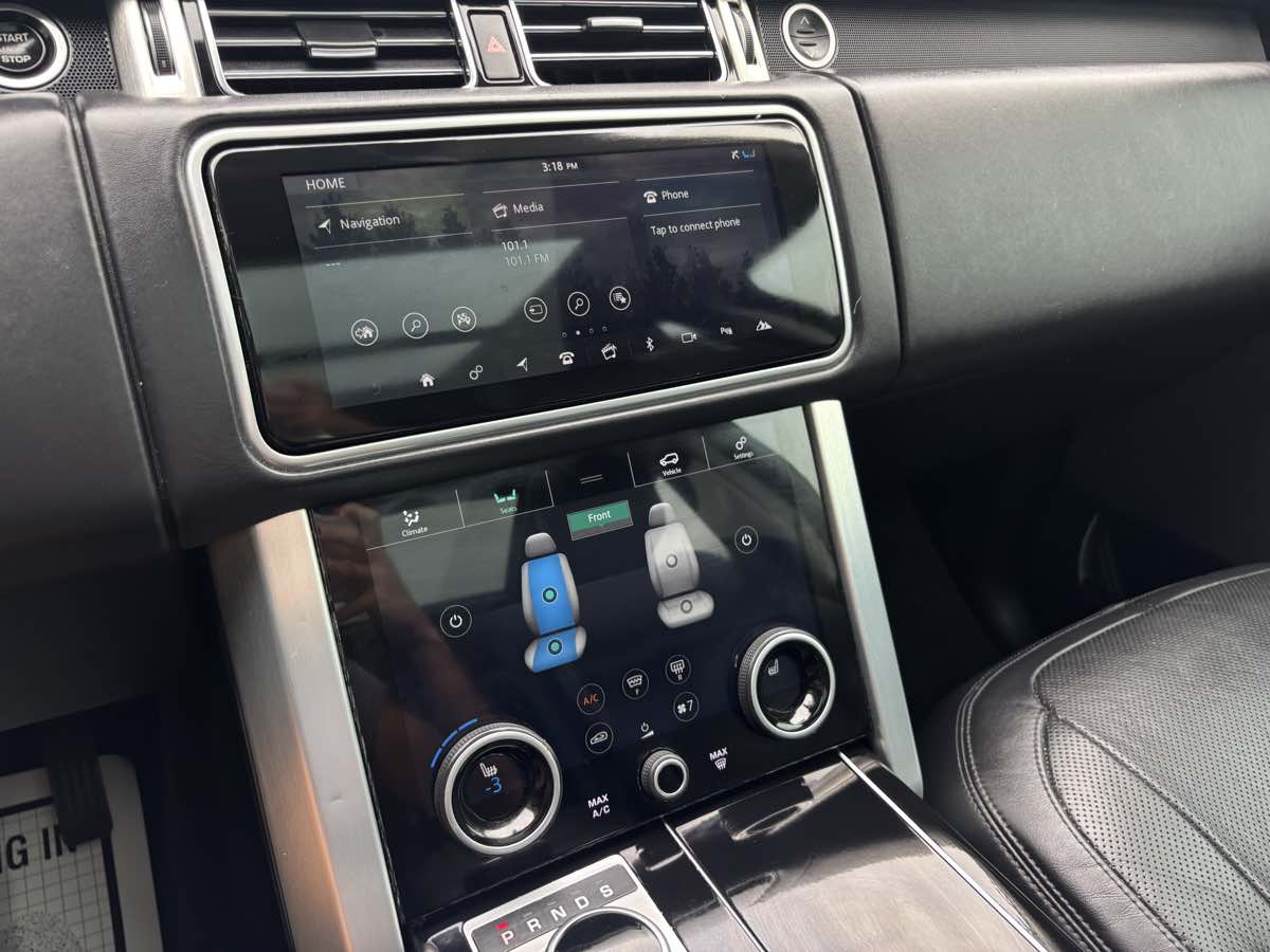 2020 Land Rover Range Rover HSE photo 32