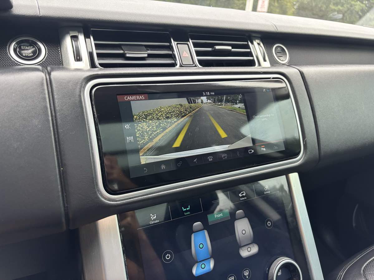 2020 Land Rover Range Rover HSE photo 33