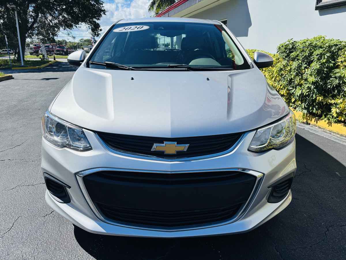 2020 Chevrolet Sonic LT photo 3
