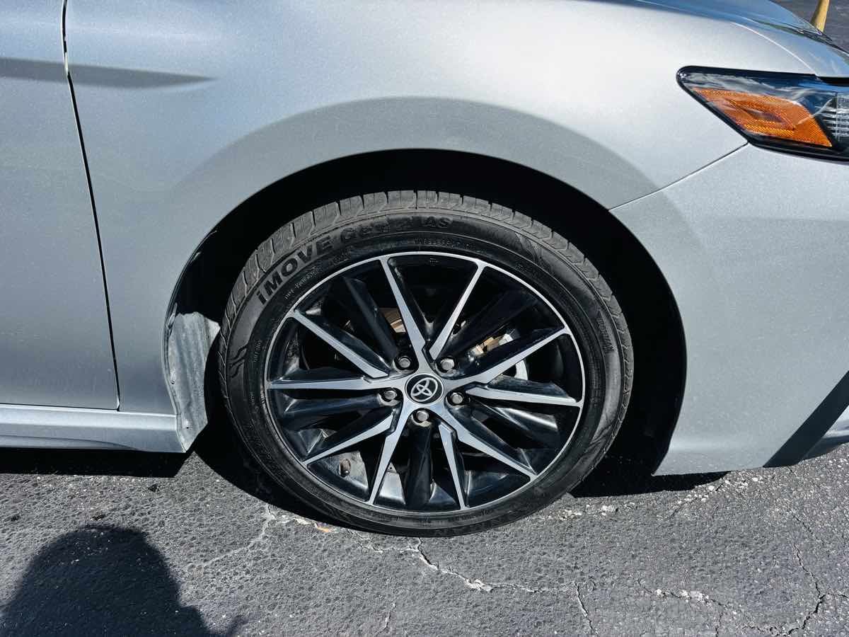 2023 Toyota Camry SE photo 2