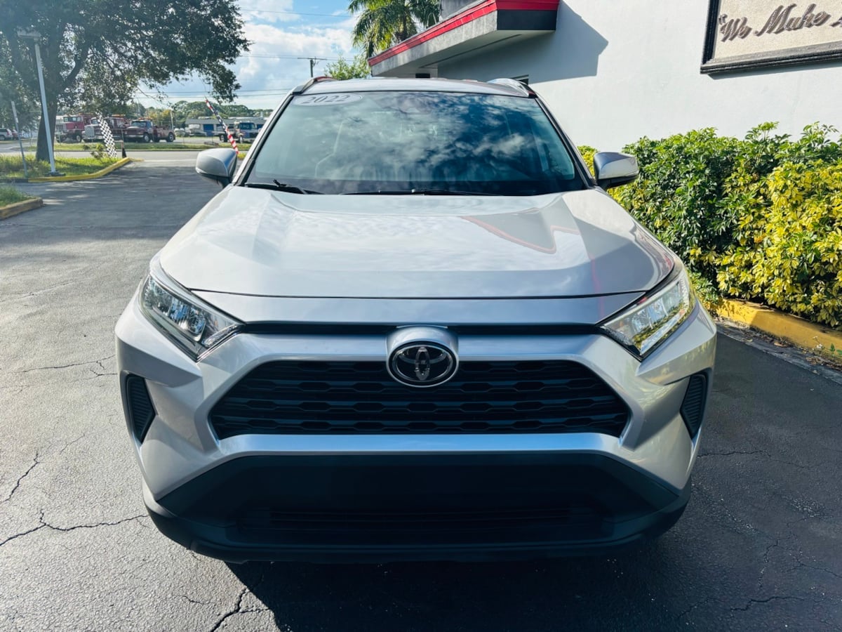 2022 Toyota RAV4 Hybrid LE photo 3