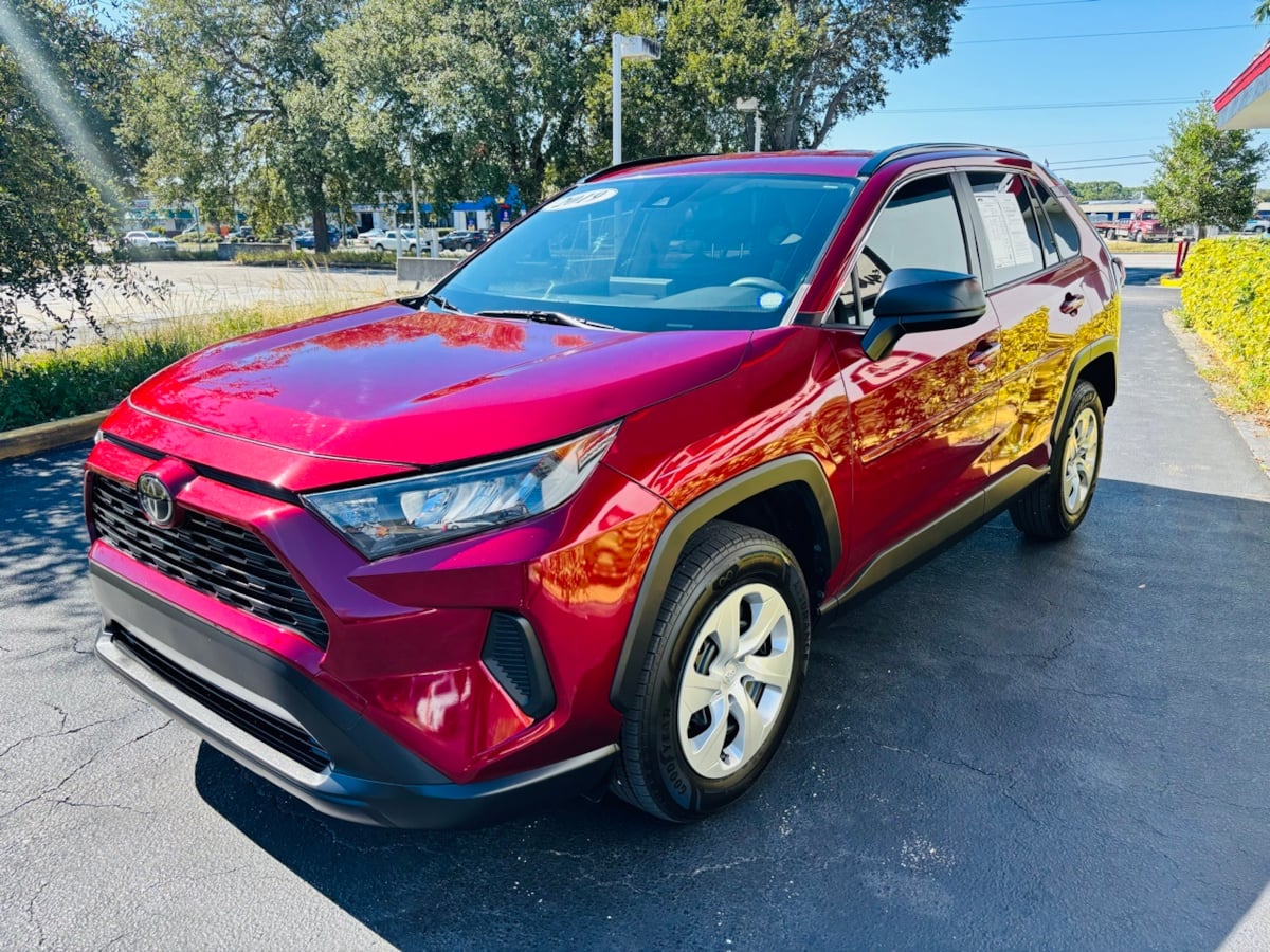 2019 Toyota RAV4 LE photo 4
