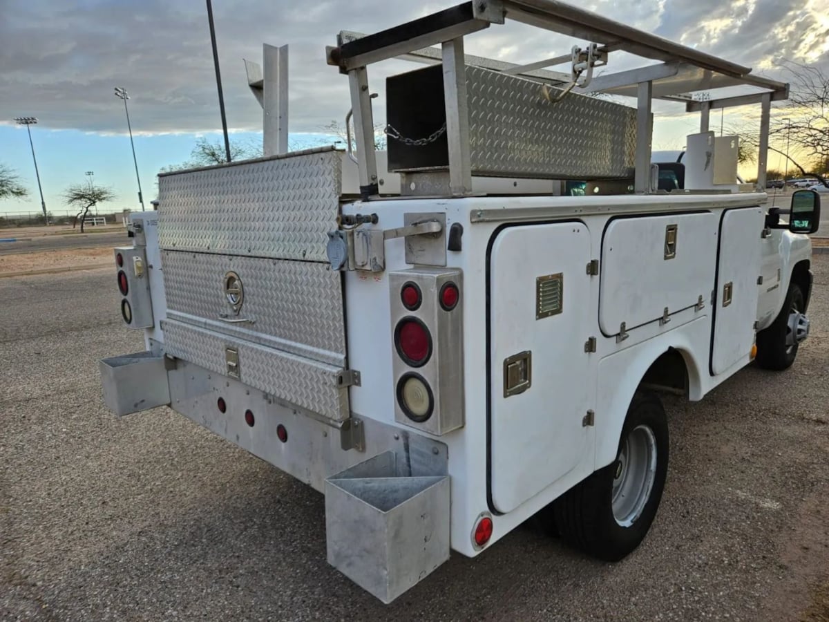 Photo 3 of this Chevrolet Silverado 3500HD