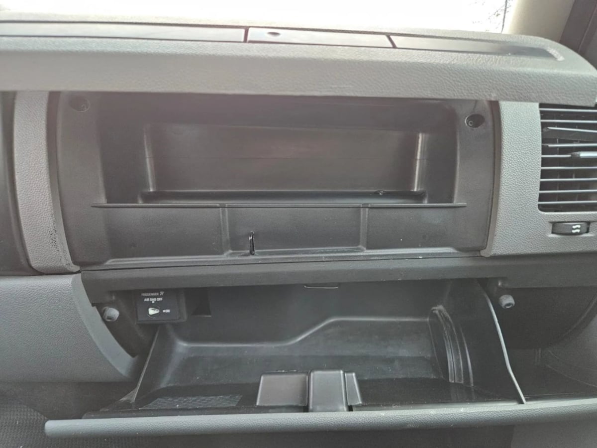 Photo 27 of this Chevrolet Silverado 3500HD