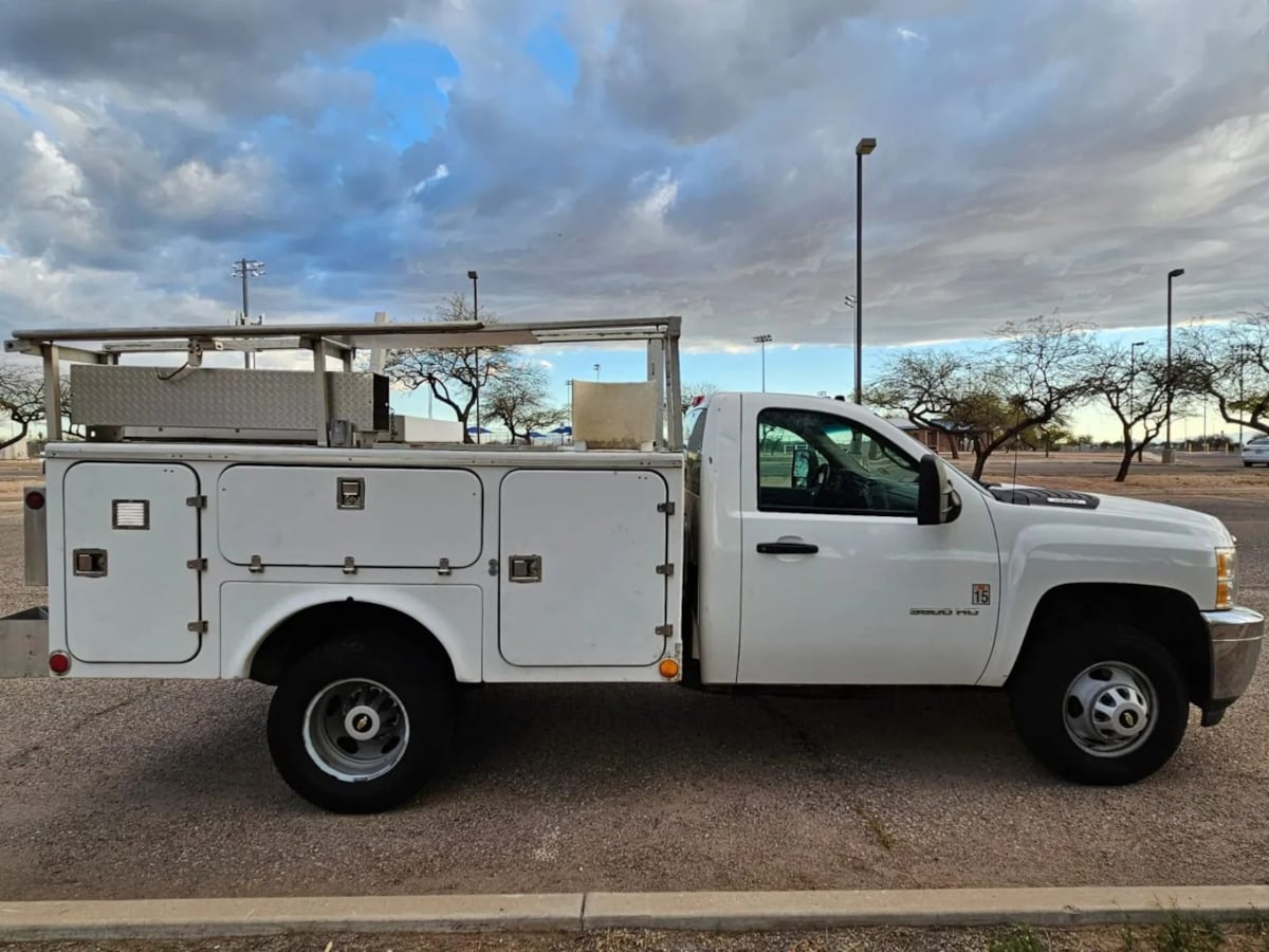 Photo 37 of this Chevrolet Silverado 3500HD