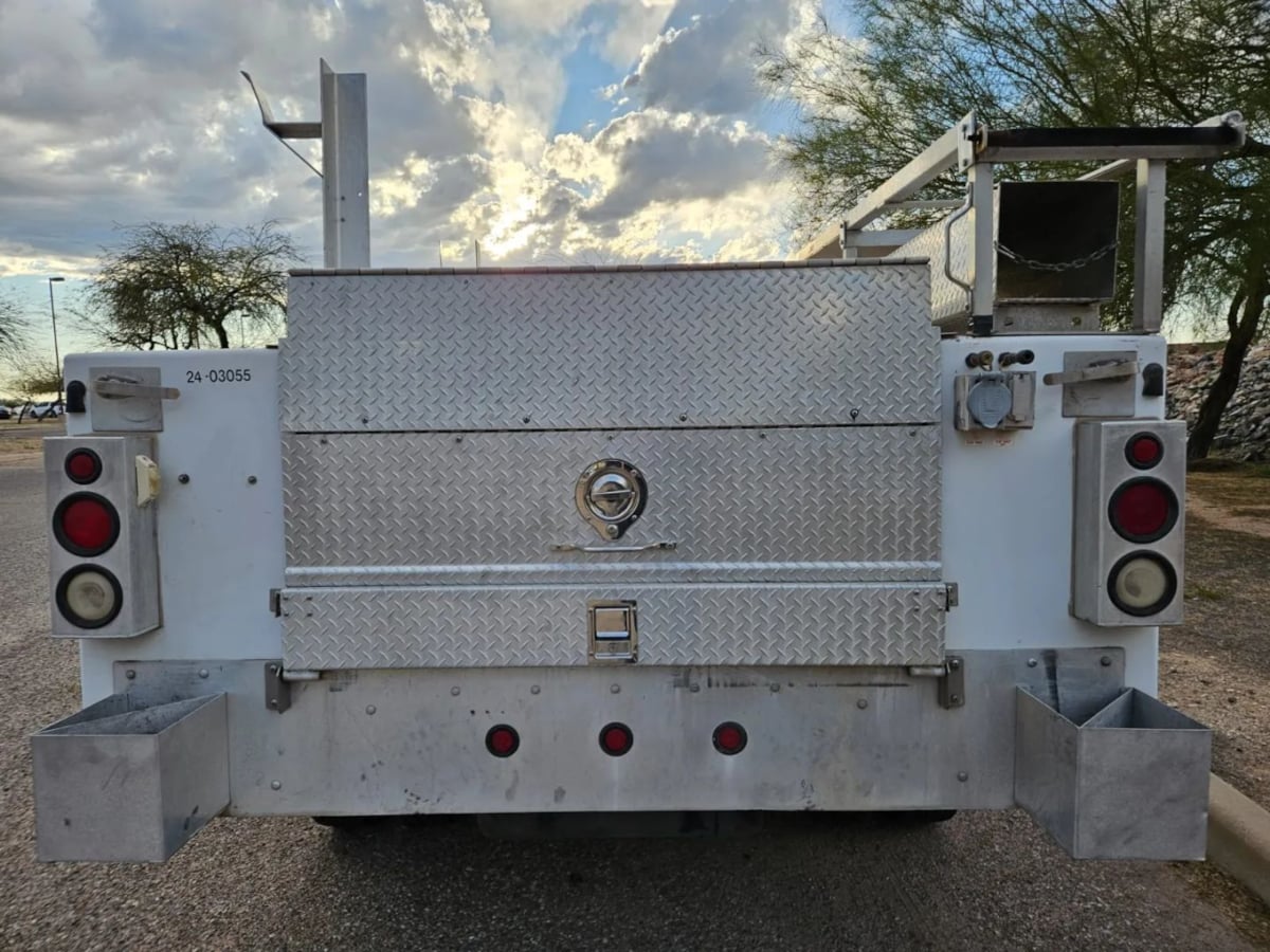 Photo 41 of this Chevrolet Silverado 3500HD